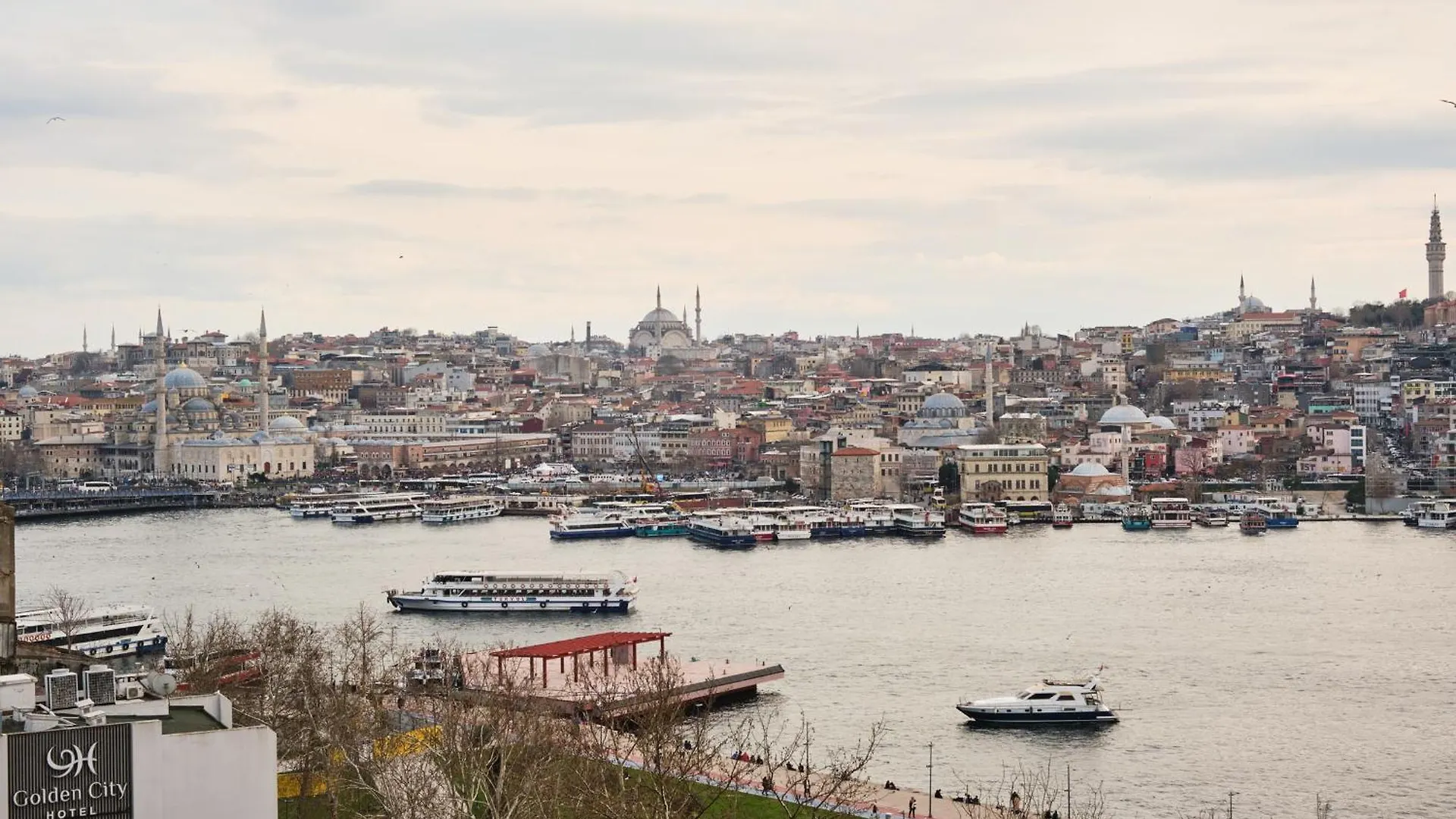 Goldenhorn Suit With Ac Κωνσταντινούπολη Τουρκία
